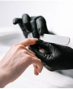Dépose gel mains cliente extérieure avant remplissage